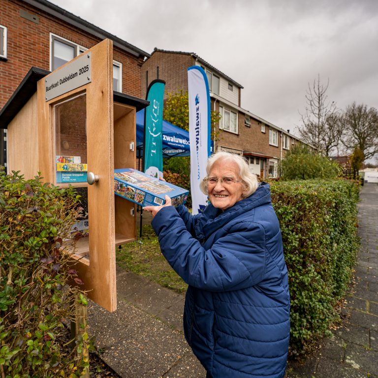 Verbinding in Dubbeldam met feestelijke onthulling buurtkast