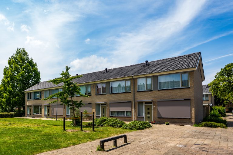 Bewoners Waalwijkse Wijnruitstraat tevreden met hun verbeterde woning!